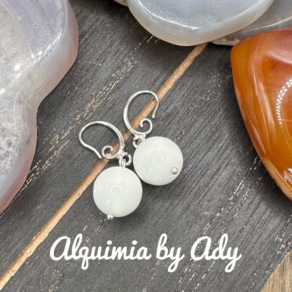 Alquimia White jade and silver Earrings - Picture 1 of 1